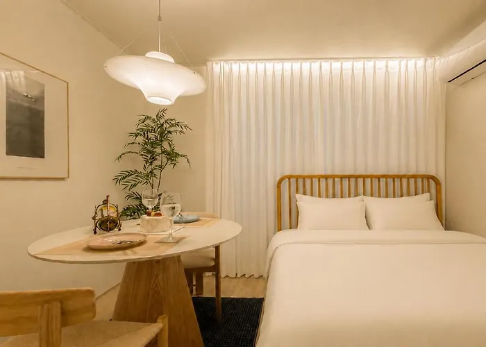 Appartement Itaewon, Haebangchon, 10 Mins From Jongno, Euljiro, For 4