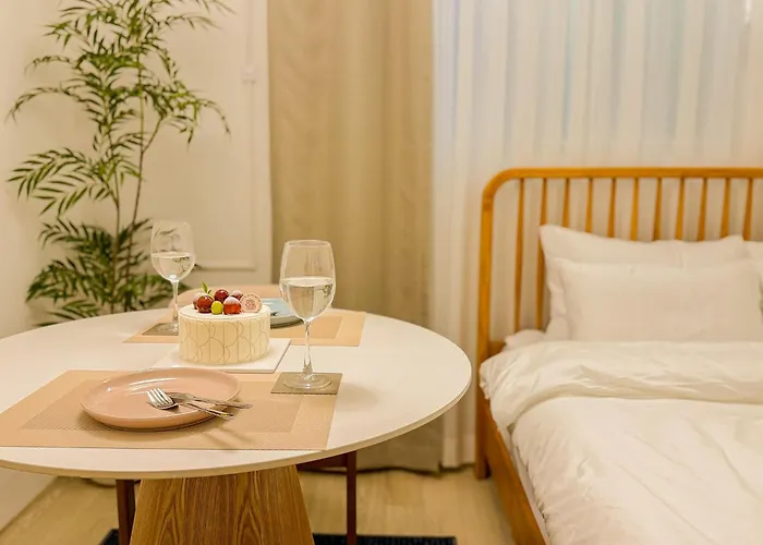 Appartement Itaewon, Haebangchon, 10 Mins From Jongno, Euljiro, For 4 *