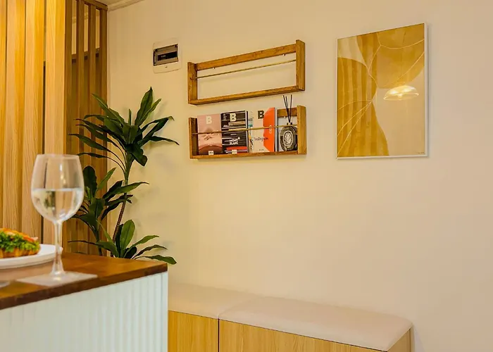 Itaewon, Haebangchon, 10 Mins From Jongno, Euljiro, For 4 Appartement *