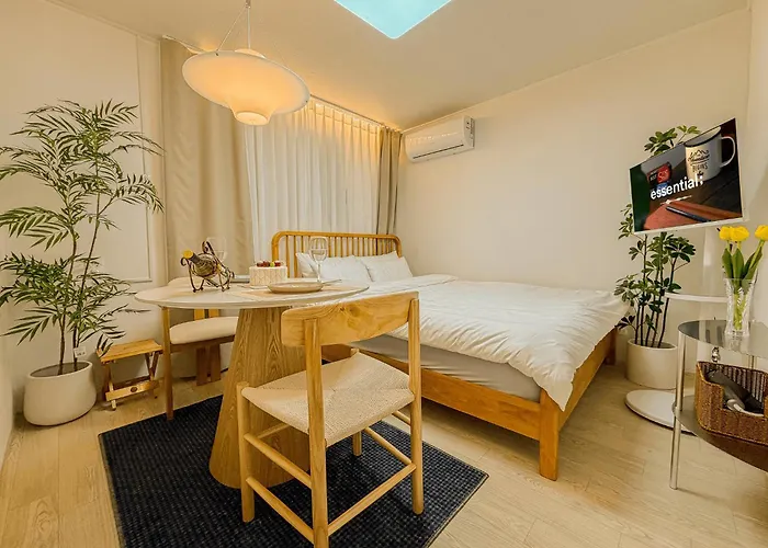 Appartement Itaewon, Haebangchon, 10 Mins From Jongno, Euljiro, For 4