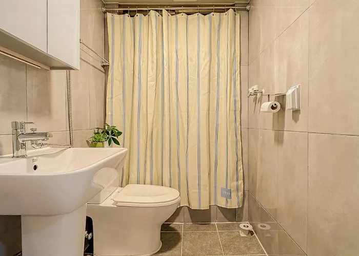 Itaewon, Haebangchon, 10 Mins From Jongno, Euljiro, For 4 Appartement *